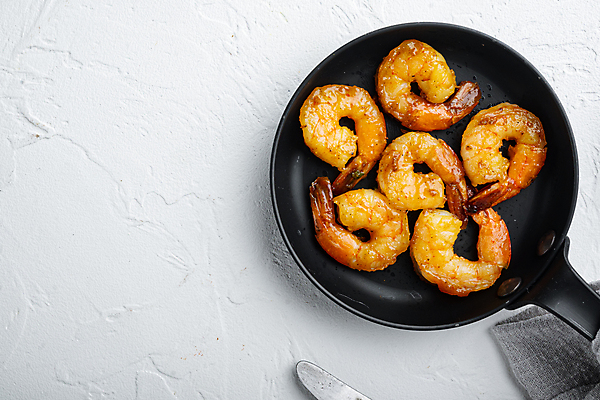 포토 JPG 해외이미지 새우 사람없음 식탁보 프라이팬 나이프 흰배경 새우구이 카피스페이스 해외포토 식기 백그라운드 주방용품 갑각류 공백 흰색 칼 구이 파일형식 이미지허브