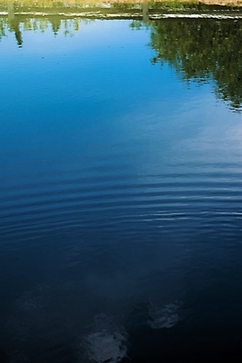 포토 JPG 해외이미지 호수 파도 백그라운드 자연 하늘 표면 사람없음 야외 물 파란색 반사 어둠 연못 신선 액체 순수 깊이 민물 잔물결 해외포토 자연요소 물결 바다 컬러 컨셉 생태계 파일형식 이미지허브