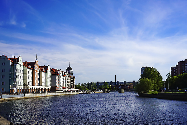 포토 JPG 해외이미지 나무 구름 건축양식 자연 하늘 사람 사람없음 건물 강 도시풍경 봄 산책로 도시 5월 러시아 해외포토 자연요소 식물 건축물 계절 건축 유럽 길 풍경 날짜 생태계 파일형식 이미지허브