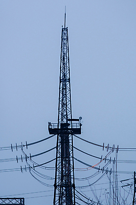 포토 JPG 해외이미지 직업 산업 선 비즈니스 통신 하늘 사람없음 야외 세로 경제 파란색 컬러풀 금속 힘 활발 장비 발전기 에너지 네트워크 위험 큼 배송 전염 철사 볼트 철탑 엔진 공학 세대 전송 혁명 분배 전압 철강 힘찬 공급 해외포토 교육 컬러 컨셉 재질 탑 발전소 공구 질병 크기 감염 파일형식 이미지허브