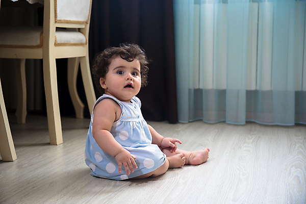 포토 JPG 해외이미지 백인 1 응시 드레스 여자 꽃 행복 얼굴 어린이 밭 놀이 사랑 미소 사람 사람없음 목재 여름 뷰티 카메라 흰색 아기 신생아 달콤 이슬람교 밀짚 기어가기 걸음마 돌봄 아제르바이잔 해외포토 서양인 나무 식물 시선 옷 계절 감정 나라 종교 컬러 농업 재료 모션 표정 신체부위 전자제품 맛 짚 파일형식 이미지허브