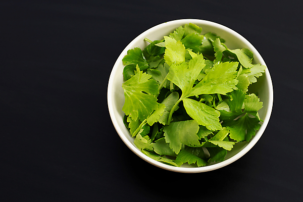 포토 JPG 해외이미지 그릇 백그라운드 검은배경 사람없음 신선 유기농 담기 슬라이스 해외포토 식기 웰빙 모션 검은색 파일형식 이미지허브