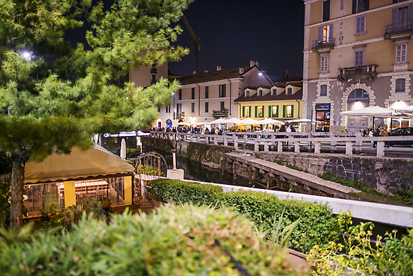 포토 JPG 해외이미지 유럽 여행 건축양식 조명 거리 주택 사람 사람없음 건물 물 강 도시풍경 황혼 일몰 이탈리아 도시 야간 저녁 수로 운하 타운 밀라노 옛날 해외포토 자연요소 건축물 건축 나라 풍경 노을 파일형식 이미지허브