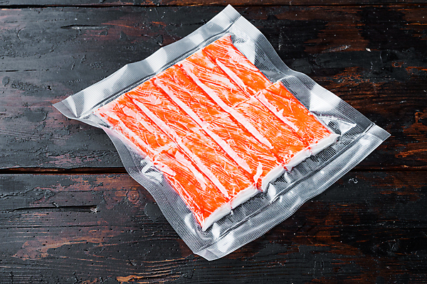 포토 JPG 해외이미지 식재료 실내 사람없음 신선 맛살 비닐포장 진공 나무배경 진공포장 해외포토 음식 백그라운드 포장 내부 파일형식 이미지허브