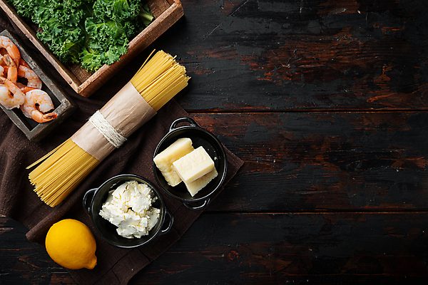 포토 JPG 해외이미지 식재료 치즈 새우 실내 사람없음 레몬 스파게티면 파스타면 카피스페이스 나무배경 해외포토 백그라운드 과일 유제품 파스타 갑각류 내부 공백 면류 파일형식 이미지허브