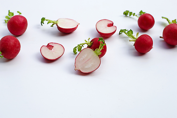 포토 JPG 해외이미지 백그라운드 사람없음 신선 오브젝트 흰배경 유기농 슬라이스 적환무 해외포토 웰빙 흰색 무 파일형식 이미지허브