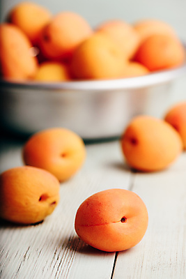 포토 JPG 해외이미지 실내 사람없음 아웃포커스 담기 살구 믹싱볼 해외포토 그릇 과일 모션 촬영기법 내부 파일형식 이미지허브