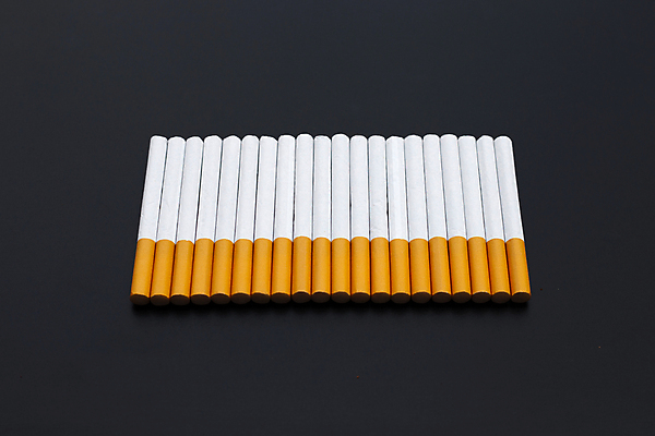 포토 JPG 해외이미지 검은배경 흡연 담배 실내 사람없음 일렬 해외포토 백그라운드 내부 검은색 파일형식 이미지허브