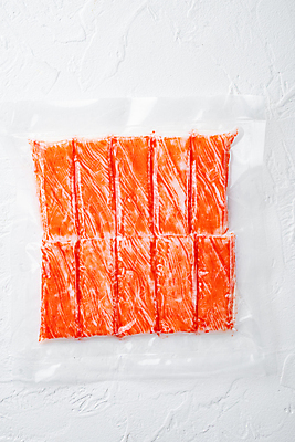 포토 JPG 해외이미지 식재료 실내 사람없음 하이앵글 신선 흰배경 맛살 비닐포장 진공 진공포장 해외포토 음식 뷰포인트 백그라운드 포장 내부 흰색 파일형식 이미지허브