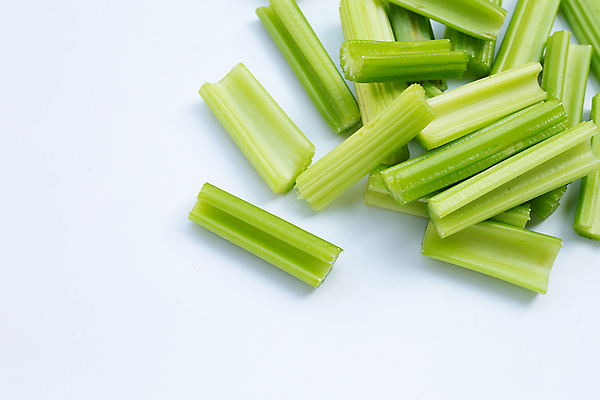 포토 JPG 해외이미지 줄기 백그라운드 사람없음 신선 흰배경 유기농 슬라이스 샐러리 해외포토 식물 웰빙 채소 흰색 파일형식 이미지허브