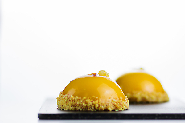 포토 JPG 해외이미지 음식 오렌지 과일 휴가 디저트 부활절 건강 사람없음 노란색 케이크 초콜릿 식사 흰색 신선 달콤 맛 아침식사 설탕 굽기 레몬 크림 유기농 망고 고립 단백질 무스 페스츄리 카피스페이스 해외포토 웰빙 기념일 빵 컬러 컨셉 공백 구이 열대과일 영양소 파일형식 이미지허브