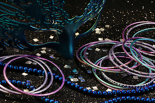 포토 JPG 해외이미지 계절 행복 얼굴 줄 백그라운드 컨셉 목걸이 공 추상 휴가 거리 가면 마스크 이벤트 사람없음 장식 가로 파란색 컬러풀 파티 검은색 사진촬영 축제 활발 흰색 축하 은색 보석 구슬 꽃가루 가면무도회 남아프리카 테마 화요일 카피스페이스 해외포토 감정 컬러 무늬 장신구 아프리카 신체부위 촬영 공백 광석 가루 요일 무도회 파일형식 이미지허브