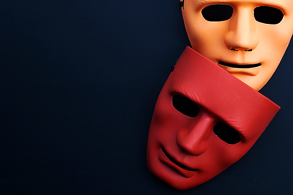 포토 JPG 해외이미지 검은배경 실내 가면 사람없음 빨간색 노란색 두개 오브젝트 카피스페이스 해외포토 컬러 백그라운드 2 내부 검은색 공백 파일형식 이미지허브