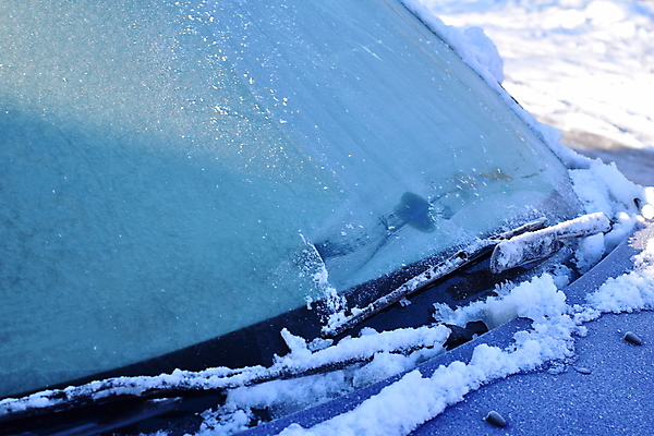 포토 JPG 해외이미지 계절 백그라운드 겨울 자동차 사람없음 야외 파란색 햇빛 태양 맑음 추위 소프트포커스 질감 해외포토 자연요소 육상교통 컬러 날씨 촬영기법 파일형식 이미지허브