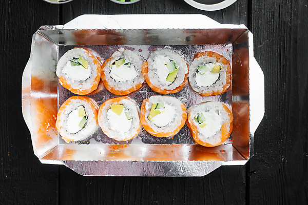 포토 JPG 해외이미지 스튜디오촬영 사람없음 초밥 용기 도시락 롤 롤스시 해외포토 그릇 음식 실내 일본음식 파일형식 이미지허브