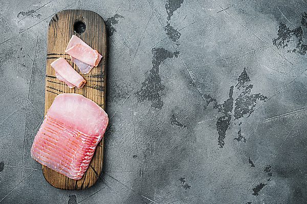 포토 JPG 해외이미지 전통 음식 조각 회색배경 건조 건강 육류 돼지고기 요리 사람없음 빨간색 식사 이탈리아 공백 회색 바위 신선 상품 자르기 굽기 허리 준비 햄 날것 슬라이스 베이컨 훈제 얇은 정육점 치유 하몽 카피스페이스 해외포토 유럽 컬러 백그라운드 식재료 모션 신체부위 상점 돌_바위 구이 파일형식 이미지허브