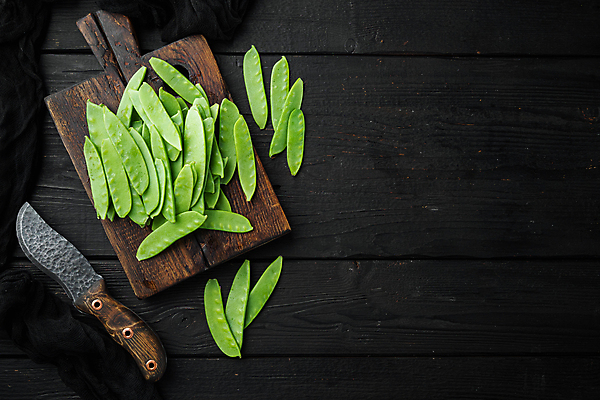 포토 JPG 해외이미지 실내 사람없음 완두콩 식칼 꼬투리 나무도마 카피스페이스 해외포토 주방용품 콩 도마 내부 목재 공백 파일형식 이미지허브