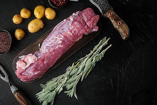 포토 JPG 해외이미지 포크 식재료 감자 생고기 돼지고기 사람없음 하이앵글 허브 식칼 나무도마 세이지 해외포토 식물 식기 뷰포인트 채소 주방용품 도마 육류 목재 파일형식 이미지허브