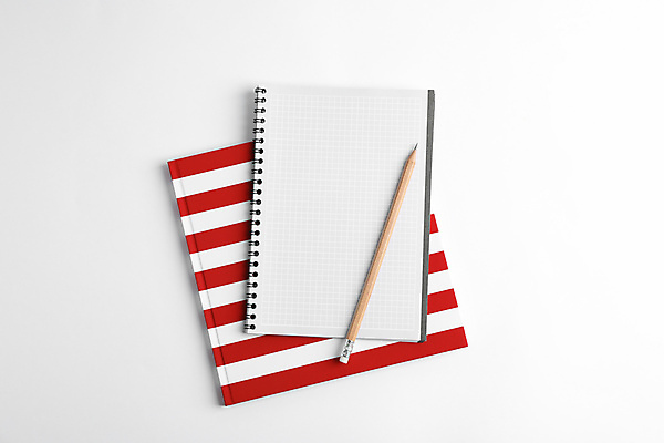 포토 JPG 해외이미지 문구용품 실내 사람없음 필기구 사무용품 책상 흰배경 해외포토 가구 백그라운드 내부 흰색 오브젝트 파일형식 이미지허브