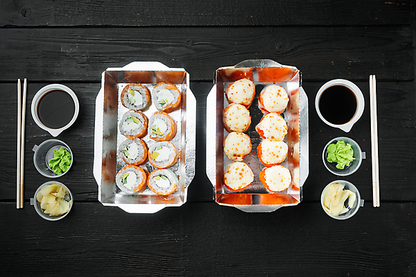 포토 JPG 해외이미지 스튜디오촬영 젓가락 사람없음 초밥 용기 고추냉이 도시락 간장 롤 롤스시 해외포토 그릇 음식 수저 실내 양념 일본음식 파일형식 이미지허브