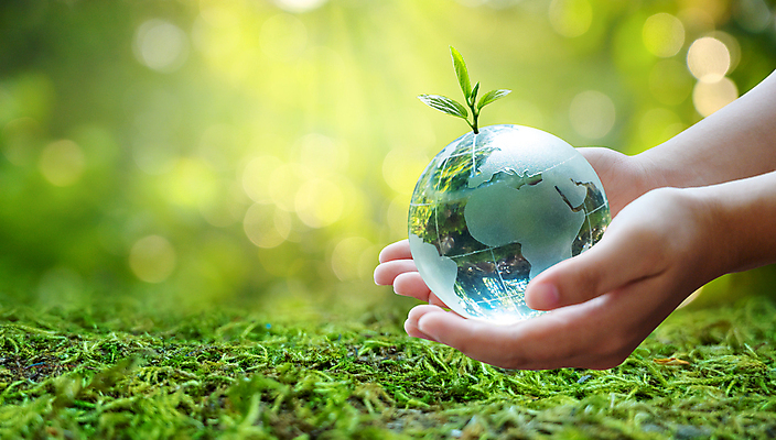 포토 JPG 해외이미지 손 지구 자연 생명 잔디 신체부위 원형 구슬 에코 손모으기 해외포토 도형 식물 사람 손짓 환경 생태계 파일형식 이미지허브