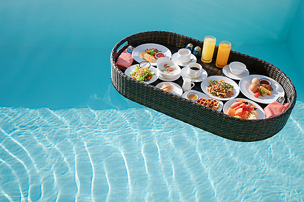 포토 JPG 해외이미지 주간 접시 커피 음식 과일 호텔 수박 야외수영장 쟁반 사람없음 야외 바캉스 계란 주스 샐러드 아침식사 떠있는 커피잔 와플 호캉스 해외포토 자연요소 식기 음료 모션 숙소 휴가 디저트 잔 수영장 알 식사 파일형식 이미지허브