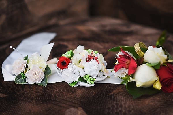 포토 JPG 해외이미지 손 드레스 꽃잎 꽃 행복 꽃다발 결혼 백그라운드 꽃무늬 의자 신혼부부 자동차 결혼식 휴가 선물 사랑 사람 사람없음 장식 빨간색 컬러풀 뷰티 장미 축제 흰색 축하 인사 잡기 아내 우아함 닫기 다발 배열 묘사 약혼 해외포토 식물 부부 옷 감정 육상교통 컬러 가구 컨셉 무늬 모션 이벤트 신체부위 예절 약속 신혼 파일형식 이미지허브