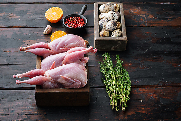 포토 JPG 해외이미지 오렌지 식재료 실내 생고기 육류 사람없음 나무상자 허브 담기 메추리알 메추리 통후추 나무배경 해외포토 식물 백그라운드 과일 모션 내부 상자 알 후추 파일형식 이미지허브