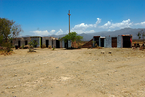 포토 JPG 해외이미지 건축양식 아파트 주택 사람없음 건물 오두막 리빙 아르헨티나 구역 렌탈 빈민가 생존 해외포토 건축물 건축 남아메리카 파일형식 이미지허브