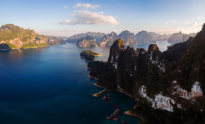 포토 JPG 해외이미지 공원 아시아 호수 여행 태국 자연 휴가 산 사람없음 초록색 물 강 환경 놀람 저수지 보트 숲 크루즈 열대우림 댐 장면 석호 내추럴 드론 전국 터키석 해외포토 자연요소 공공시설 감정 나라 컬러 배_교통 표정 보석 생태계 파일형식 이미지허브