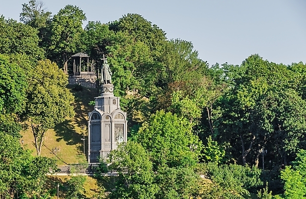 포토 JPG 해외이미지 유럽 여행 건축양식 아침 천사 사람없음 건물 여름 도시풍경 맑음 산책 기둥 도시 역사 정사각형 천연기념물 명승지 세례 왕자 우크라이나 해외포토 주간 도형 건축물 계절 건축 나라 날씨 휴식 풍경 파일형식 이미지허브