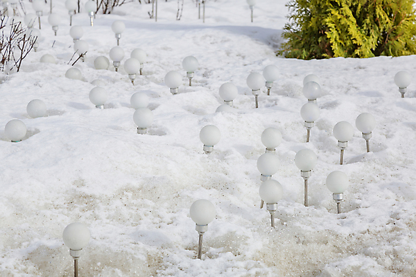 포토 JPG 해외이미지 계절 백그라운드 겨울 공 조명 거리 사람없음 야외 빛 태양 환경 정원 냉동 얼음 힘 에너지 흰색 등불 램프 원형 오브젝트 에코 친환경 서리 먼지 뒤뜰 생태학 해외포토 자연요소 도형 교육 컬러 파일형식 이미지허브