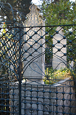 포토 JPG 해외이미지 전통 디자인 종교 문화 조각 여행 백그라운드 패턴 건축양식 캘리그라피 텍스트 이스탄불 미술 동양인 사람없음 야외 장식 금속 골동품 죽음 무덤 화려 역사 이슬람교 묘사 모스크 대리석 기념물 목각 칠면조 옛날 제국 스타일 튀르키예 해외포토 건축 아시아 컨셉 무늬 재료 재질 조류 문화예술 인종 파일형식 이미지허브