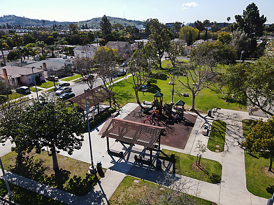 포토 JPG 해외이미지 나무 공원 도로 교통시설 자동차 지붕 천사 거리 주택 건설업 풍경 사람없음 야외 건물 초록색 여름 파란색 탑 미국 도시 뜨거움 도심 놀이터 빌라 캘리포니아 지역 커뮤니티 이웃 할리우드 로스앤젤레스 개발 교외 조감도 해외포토 식물 건축물 계절 공공시설 산업 길 육상교통 컬러 교통 북아메리카 놀이 시설 파일형식 이미지허브