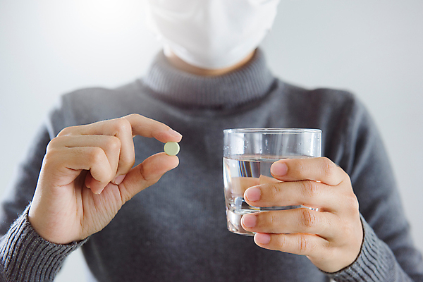 포토 JPG 해외이미지 백그라운드 컨셉 건강 병원 성인 사람없음 알약 약 건강관리 미국 중국 이탈리아 펼침 환자 의사 바이러스 질병 약국 재판 테라피 박테리아 조제 그만 돌봄 마약 복용 전염병 사스 세계보건기구 코로나바이러스 해외포토 유럽 아시아 북아메리카 의학 모션 관리 사람 뷰티 의료진 만들기 법 파일형식 이미지허브