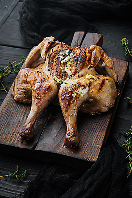 포토 JPG 해외이미지 오렌지 요리 사람없음 치킨 튀김 레몬 그릴구이 나무도마 해외포토 음식 과일 도마 목재 구이 닭고기요리 파일형식 이미지허브