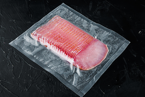 포토 JPG 해외이미지 전통 음식 조각 백그라운드 검은배경 건조 건강 육류 돼지고기 요리 사람없음 빨간색 검은색 식사 이탈리아 공백 바위 신선 상품 자르기 굽기 허리 준비 햄 날것 슬라이스 베이컨 훈제 얇은 정육점 치유 하몽 카피스페이스 해외포토 유럽 컬러 식재료 모션 신체부위 상점 돌_바위 구이 파일형식 이미지허브