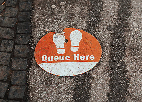 포토 JPG 해외이미지 남자 도로 선 벽 신발 비즈니스 발 화살 거리 경고 안전 사람없음 빨간색 노란색 산책 금지 흰색 대기 도시 그룹 기다림 보행로 주차 심볼 사인 슈퍼마켓 건너기 그만 방법 양발 해외포토 길 컬러 교통시설 모션 휴식 사람 신체부위 상점 파일형식 이미지허브