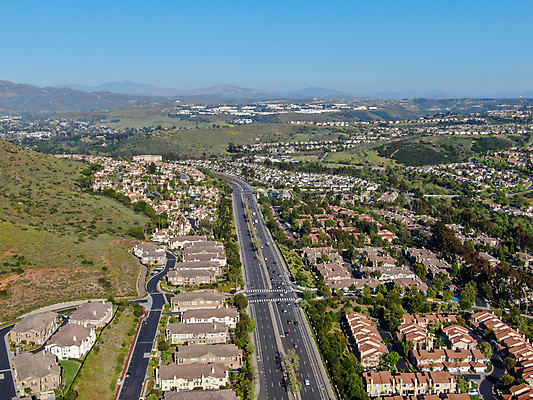 포토 JPG 해외이미지 자연 하늘 지붕 부동산 산 주택 수영장 풍경 잔디 사람없음 야외 초록색 도시풍경 계곡 미국 재산 큼 땅 빌라 번짐 캘리포니아 커뮤니티 이웃 대출 개발 교외 똑같은 조감도 진짜 비용 해외포토 식물 컬러 북아메리카 건물 금융 경제 도시 크기 생태계 파일형식 효과 이미지허브
