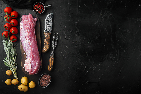 포토 JPG 해외이미지 포크 식재료 방울토마토 감자 생고기 돼지고기 사람없음 하이앵글 허브 식칼 나무도마 세이지 카피스페이스 해외포토 식물 식기 뷰포인트 토마토 채소 주방용품 도마 육류 목재 공백 파일형식 이미지허브