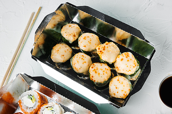 포토 JPG 해외이미지 스튜디오촬영 젓가락 사람없음 초밥 용기 도시락 간장 롤 롤스시 해외포토 그릇 음식 수저 실내 양념 일본음식 파일형식 이미지허브