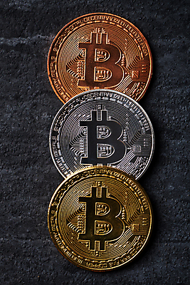 포토 JPG 해외이미지 검은배경 실내 사람없음 금융 일렬 가상화폐 해외포토 백그라운드 돈 내부 경제 검은색 파일형식 이미지허브