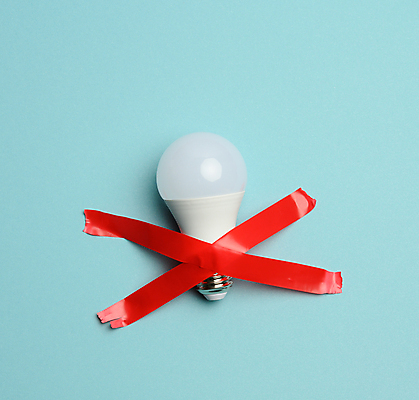 포토 JPG 해외이미지 전구 실내 사람없음 자연보호 금지 X 오브젝트 에코 파란배경 테이프 사용금지 제로웨이스트 해외포토 알파벳 백그라운드 자연 문구용품 내부 파란색 환경 그린캠페인 보호 사회이슈 파일형식 이미지허브