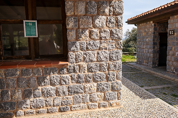 포토 JPG 해외이미지 벽 백그라운드 컨셉 가이드 텍스트 거리 간판 건강 경고 가면 경비 안전 사람 사람없음 야외 건물 사무실 약 정보 긴급 도시 표지판 수비 환경오염 바이러스 선택 보호 질병 방향 심볼 사인 박물관 생물학 보안 방문 방법 전염병 정책 해외포토 직업 건축물 교육 비즈니스 의학 모션 알림판 파일형식 이미지허브