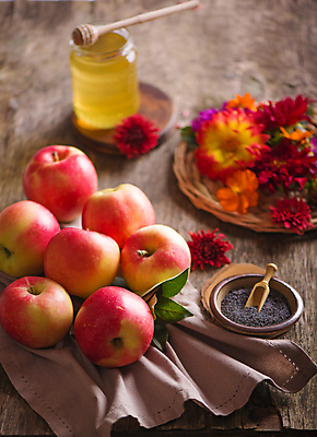 포토 JPG 해외이미지 전통 계절 종교 문화 음식 조각 백그라운드 과일 재료 자연 탁자 휴가 디저트 건강 요리 사람없음 목재 빨간색 초록색 노란색 우주 숟가락 침묵 축하 신선 항아리 막대기 황금 달콤 맛 사과 상품 설탕 심볼 유기농 잔치 꿀 유대인 신앙심 유태교 해외포토 나무 웰빙 컬러 가구 컨셉 수저 소리 도자기 생태계 파일형식 이미지허브