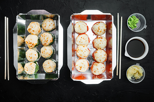 포토 JPG 해외이미지 스튜디오촬영 젓가락 사람없음 초밥 용기 고추냉이 도시락 간장 롤 롤스시 해외포토 그릇 음식 수저 실내 양념 일본음식 파일형식 이미지허브