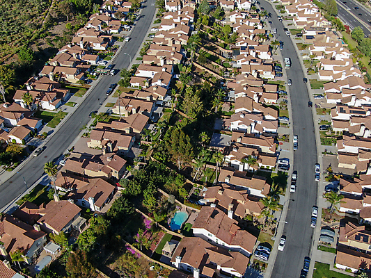 포토 JPG 해외이미지 자연 하늘 지붕 부동산 산 주택 수영장 풍경 잔디 사람없음 야외 초록색 도시풍경 계곡 미국 재산 큼 땅 빌라 번짐 캘리포니아 커뮤니티 이웃 대출 개발 교외 똑같은 조감도 진짜 비용 해외포토 식물 컬러 북아메리카 건물 금융 경제 도시 크기 생태계 파일형식 효과 이미지허브