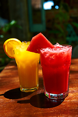 포토 JPG 해외이미지 음료 음식 조각 백그라운드 2 다이어트 오렌지 과일 유리 탁자 휴가 귤 수박 건강 사람없음 야외 목재 빨간색 물 파란색 컬러풀 태양 노란색 파티 얼음 주스 추위 신선 칵테일 바 달콤 아침식사 상쾌 유기농 날것 내추럴 숙성 스무디 이국적 채식주의자 디톡스 해외포토 자연요소 나무 웰빙 감정 컬러 가구 재료 재질 주류 이벤트 식사 맛 채식 파일형식 이미지허브