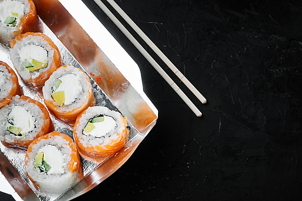 포토 JPG 해외이미지 스튜디오촬영 젓가락 사람없음 초밥 용기 도시락 롤 롤스시 해외포토 그릇 음식 수저 실내 일본음식 파일형식 이미지허브