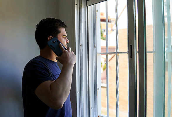 포토 JPG 해외이미지 직업 남자 행복 건축양식 창문 모바일 노동자 실내 말하기 한명 사람 건물 스마트폰 도시풍경 반사 듣기 도시 비즈니스맨 엔지니어 떨어짐 토론 전화기 스마트 경영자 부름 멀리 히스패닉 소통 계약자 스페인어 심각 해외포토 1 건축물 건축 감정 컨셉 비즈니스 모션 풍경 내부 핸드폰 스마트기기 직장인 기술자 계약 리더 파일형식 이미지허브